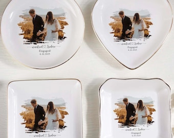 Custom Couple Portrait Ring Dish, Engagement Gift, Engaged Jewelry Tray, Handmade Personalized Couple Photo Ring Holder, Engagement Keepsake