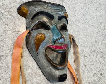 Vintage Mardi Gras Mask Decorative Theatre Decor Wall Hanging Smiling Face Theater Comedy Mask Brass