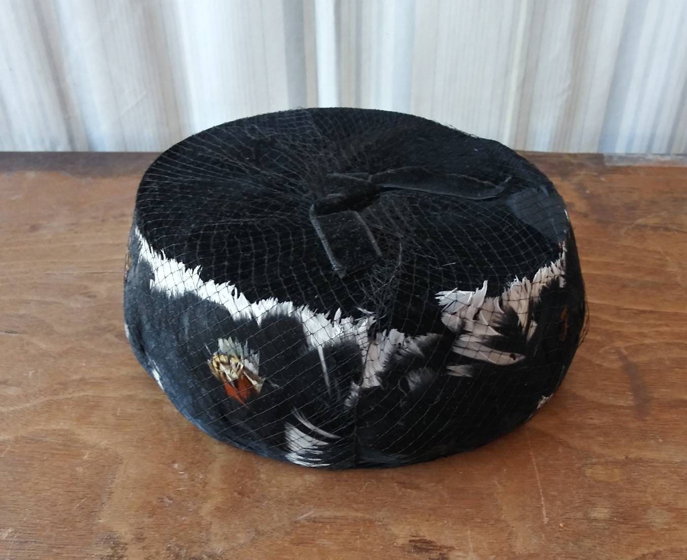 Vintage 1950s Black Wool Felt Pillbox Hat with Velvet Bow Pillbox Little Black Vintage Hats for Women for sale | eBay main image 3
