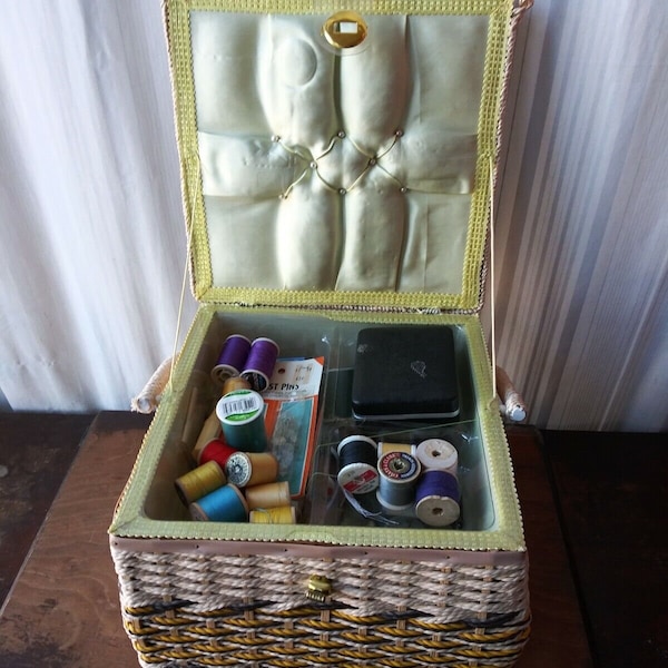 Huge Vintage Sewing Basket Filled w Notions & Spools Daisy Mushrooms Bees 70's Sewing Room Decor Mobile Sewing Basket Farmhouse