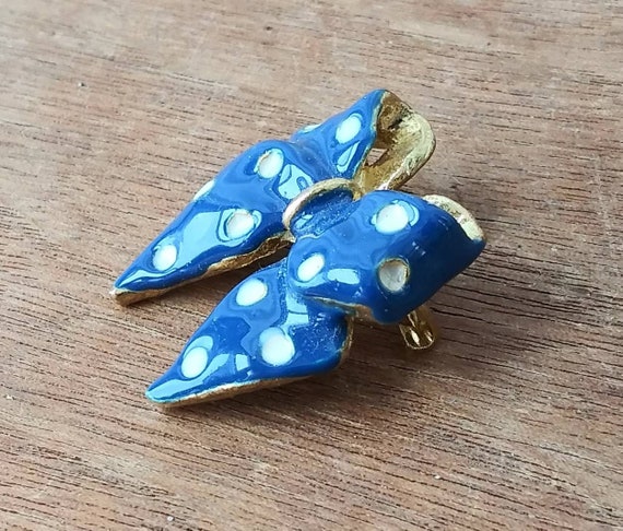 Small Vintage Brooch Navy Blue Enamel Bow with Wh… - image 3