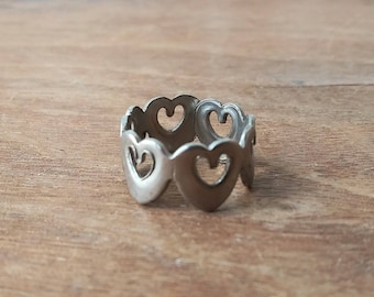 Vintage Heart Band Ring, 60s Silver Fashion Jewelry, Size 5 3/4