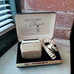 Vintage Shavex Electric Shaver: 1960s Mid Century Grooming Tool