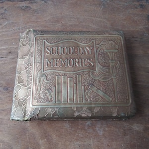 Vintage School-day Memories Book PS 169 Sunset Park Brooklyn Evelyn 1942 Red White Blue Papers Autographs History 40&#39;s Memory Book