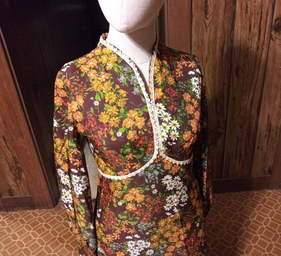 Vintage Dress Brown with Orange White Daisy Flowe… - image 3