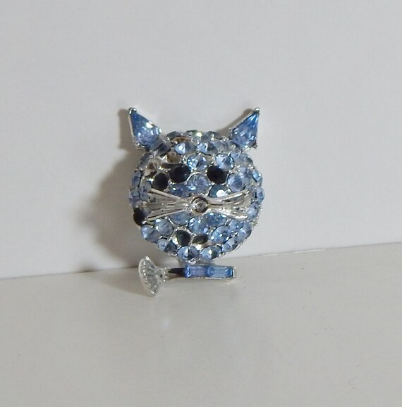 Pell Rhinestone Cat Pin Brooch Pastel Blue Kitty Rhinestone Pin Mid Century Fashion Jewelry Whiskers Pointy Ears Bow Tie Kitsch Bubble Cat