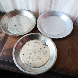 Pick One Vintage Table Talk Pie Pan Metal Pie Plate 50&#39;s 60&#39;s Mid Century Advertising Kitchen Home Baking Apple Pie Farmhouse