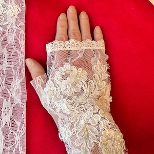 White Lace Bridal Gloves Fingerless Sequined Elbow Glove Lace Appliques Prom Lace Long Gloves Opera Gloves