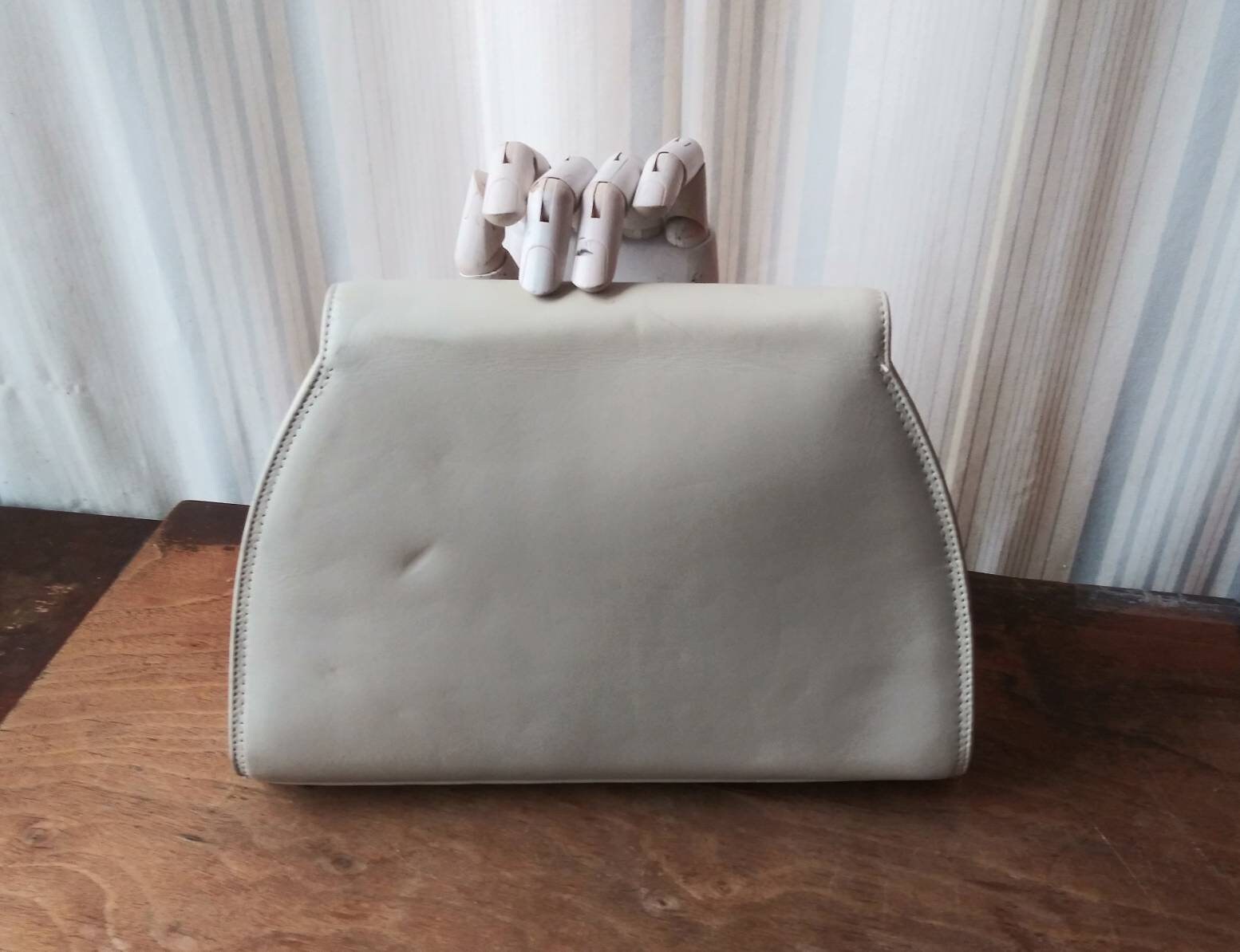 【送料&関税込】Bally Beckett Flap S Shoulder Bag In White L Bally Beckett Flap S Shoulder Bag In White Leather | italist
