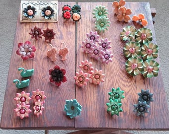 PICK From Vintage Curtain Tacks Colorful Floral Curtain Tack Back Flowers 40&#39;s 50&#39;s Mid Century Home Decor or Use for Jewelry Making