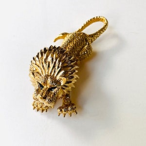 Vintage Jomaz Brooch Gold Lion Textured Detail Leo Lion Pin