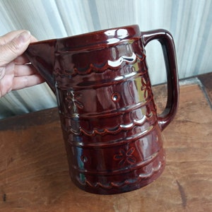 Vintage MarCrest Pitcher Red Brown Pottery Pitcher Oven Proof Stoneware USA Daisy Dot 40&#39;s 50&#39;s Mid Century Farmhouse Kitchen Decor