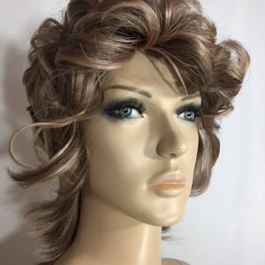 Vintage Blonde 1970s Wig Feathered Hair Shag Wig Frosted Layered Ash Blonde Natural Sexy Wavy Curly Cosplay Fantasy