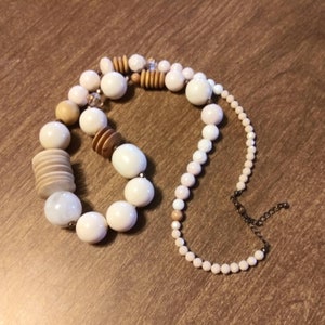 Vintage Beaded Necklace White Beige Peach Pink Wood Abstract Long Necklace 70&#39;s 80&#39;s Fashion Jewelry
