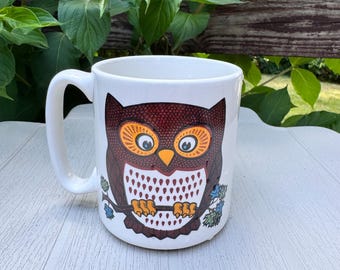 ヴィンテージのフクロウのコーヒーマグ：1970年代の陶器デザイン