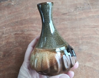 Vintage Speckled Pottery Bud Vase: Mid-Century Genie Bottle Decor