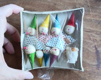 Vintage Roland Clown Colorful Party Picks Fun Happy Clowns Polka Dot Collars Birthday Cake Picks Cupcake Pick 50's 60's Mid Century Baking