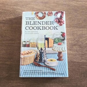 Vintage Cookbook The Blender Bookbook 1961 Primera edición w Dust Jacket 60's Mid Century Kitchen Recipes Photos Decor Gourmet Magazine