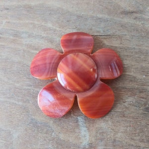 Large Vintage Butterscotch Tiger Stripe Acrylic Flower Brooch 60&#39;s Mid Century Mod Fashion Jewelry Huge Flower Power Pop Art