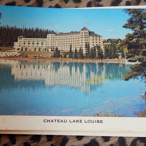 Livro de cartão postal vintage chateau lake louise canadá evergreen pres 50's 60's meados do século lembrança de viagem coisas efêmeras