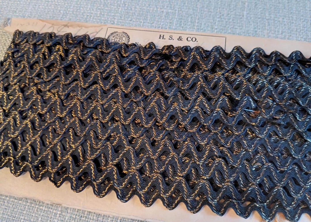 Vintage Black Gold Ric Rac Lace Trim – Roblee Brand Sewing Crafts - Etsy