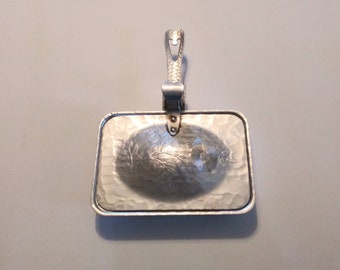 Vintage Silent Butler Crumb Keeper Continental Silver Hammered w Flowers 30s 40s Kitchen Dining Shabby Chic Wild Rose Brilliantone