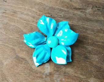 Vintage Brosche riesige Emaille Blume Pin Aqua blau Dimensional Blume 60er Jahre Mid Century Mode Schmuck