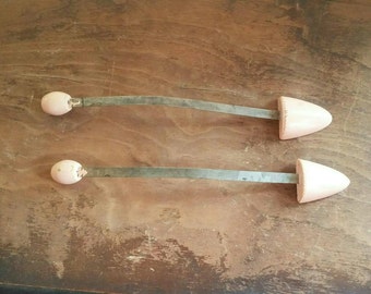 Vintage Shoe Stretcher Pastel Pink Pointy Wood & Metal 50's Mid Century Fashion Storage Shabby Chic Primitive Decor