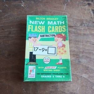 Box vintage Flash Cards Milton Bradley Subtrahierung 1965 Made in USA New Math Grade 2 - 6 Teaching Home School 60 es Mid Century Education