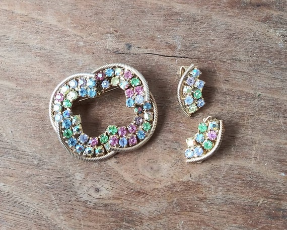 Vintage Brooch & Earrings Colorful Pastel Rhinestones Demi Parure 50's 60's Mid Century Fashion Jewelry
