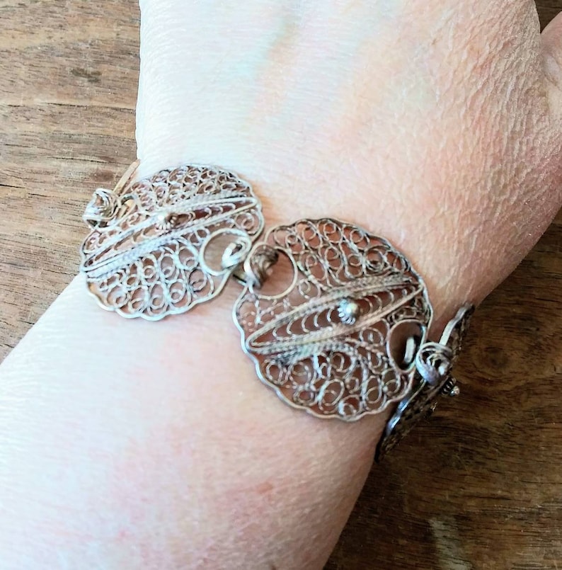 Vintage Silver Cannetille Filigree Disc Bracelet 50/'s 60/'s Mid Century Fashion Jewelry Delicate and Lightweight