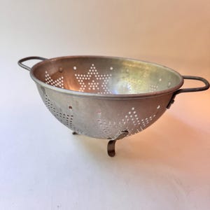 Vintage Aluminum 7 star footed colander strainer mcm metal