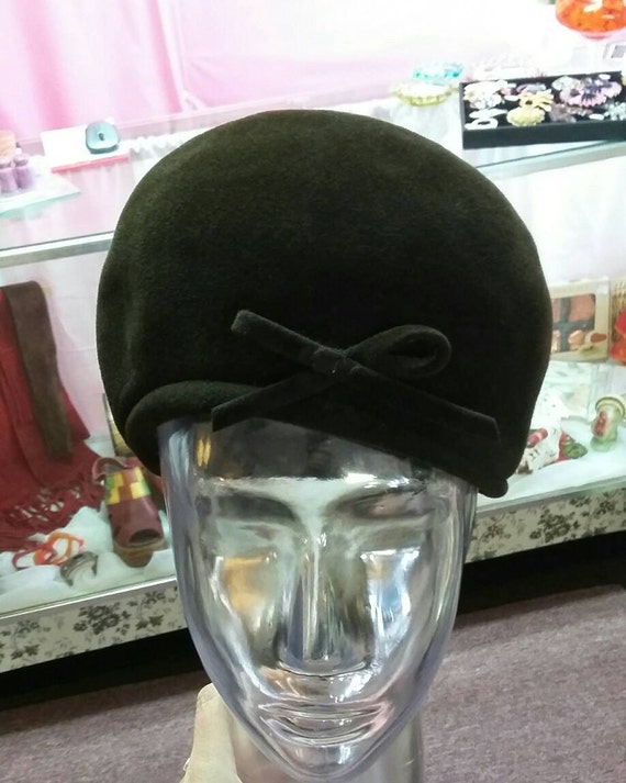 Vintage Chocolate Brown Velour Pillbox Hat, Bow Accent, Mid  display picture 1