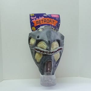 Vintage Halloween Maske Leucht Cyborg Alien Rubies Kostüm 90er Jahre Horror Sci Fi Rollenspiel Larp Film Requisite
