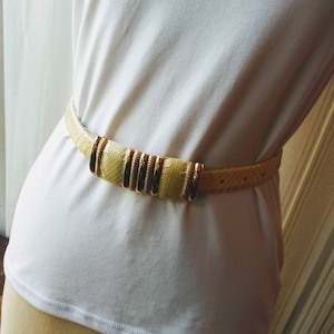 Vintage Belt Cream Snakeskin Belt w Chunky Gold Buckle 80&#39;s Fashion Accessory