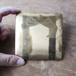 Vintage Compact Elgin American Loose Powder Compact Gemaakt in USA Square met gegraveerde Ribbon Bow 40&#39;s 50&#39;s Mid Century Cosmetics Fashion