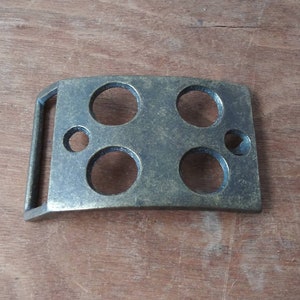 Vintage Gürtelschnalle mit Löchern Schweizer Käse Gürtelschnalle Gewölbte Schnalle 60er Jahre Mid Century Mod Mode Accessoire Glöckchen Boden