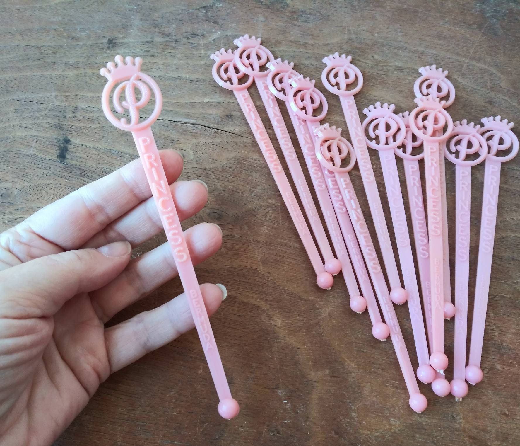 100PCS 7 Inch Cocktail Swizzle Sticks, Pink Disposable Disc Top Drink  Stirrers Plastic Coffee Beverage Mixing Rod for Home Bar Wedding Baby  Shower