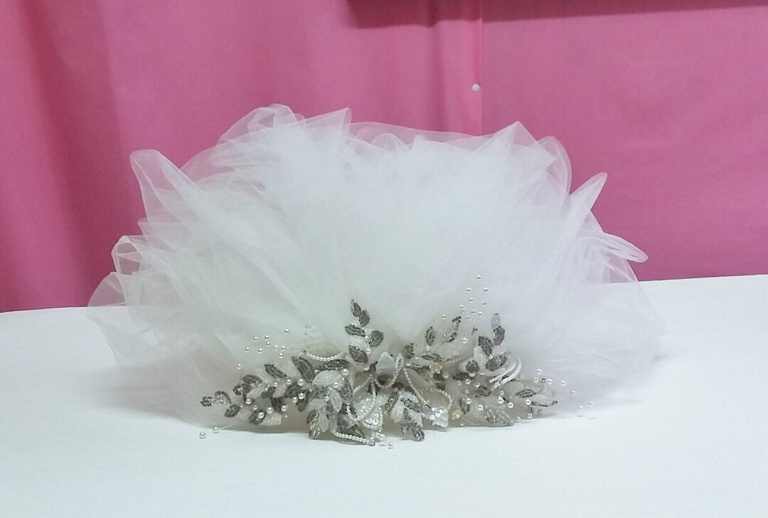 Vintage French White Ivory Lace Tulle Bridal Hat Pearls Rhinestones Veil 80s 90 Vintage French White Ivory Lace Tulle Bridal Hat Pearls  main image 4