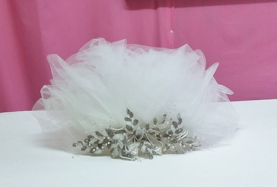 Vintage French White Ivory Lace Tulle Bridal Hat Pearls Rhinestones Veil 80s 90 s-l500.jpg main image 4