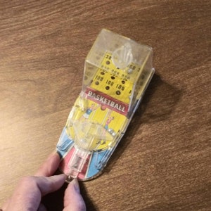 Vintage Basketball Bagatelle Game Marx Made in USA Hand Held Pinball Toy 50&#39;s 60&#39;s Mid Century Game SS Kresge Original Tag Spring Load