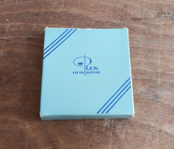 Golden Vintage Wadsworth Fan Compact w Fan Push Lever… - Gem