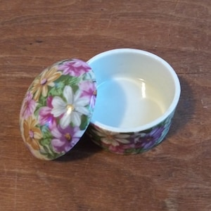Vintage Ring Box Trinket Box Floral Chintz Box Colorful Norcrest Japan 50&#39;s Mid Century Home Decor Tiny Space Decorating