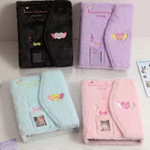 Kawaii Plüsch Notizbuch mit Fotohalter – Soft Furry Journal | Süßes Liebes-Tagebuch | Schreibwaren Geschenk für Mädchen | Süßes Schulheft