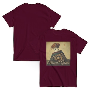 Ethereal Grace Vintage Art T-Shirt – Klasyczny damski nadruk – Estetyczna koszulka retro – Prezent dla miłośników sztuki dla obu płci