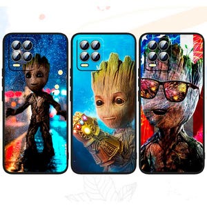 Könnte beinhalten: Drei Handyhüllen mit einem grünen, humanoiden Charakter mit einem braunen, baumartigen Körper. Der Charakter trägt eine Sonnenbrille und hält einen goldenen Handschuh mit Edelsteinen. Die Handyhüllen haben einen schwarzen Hintergrund und einen Kameraausschnitt.