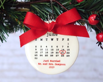 JUST MARRIED ornament, Wedding ornament, personalized christmas ornament, wedding date, typewriter, wedding gift, mr and mrs, ornament