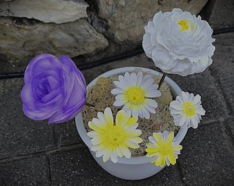 Handmade flowers made of casting powder – airbrush painted on stem – decorative flowers unique