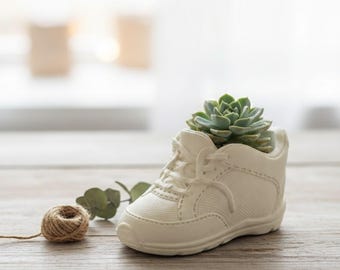 Baby Shoe Flower Pot Succulent Planter – Gift for Birth, Christening & Baby Shower – Loving Decoration with Heart