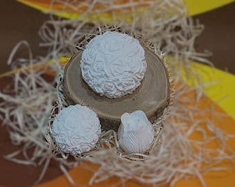 Concrete decorative balls with roses – set of 3 | Handmade from Ultrament craft concrete